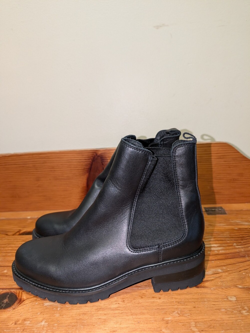 La Canadienne Black Leather Chelsea Ankle Boots Lug Sole 7.5M